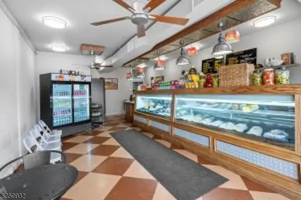 569 High Mountain Rd, North Haledon Boro, NJ 07508