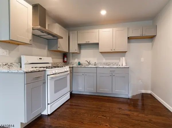 21 Dodd St, East Orange City, NJ 07017