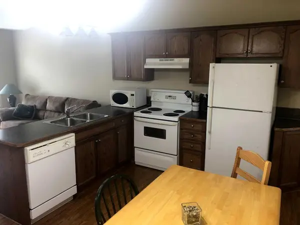 7017 Deer ST, Lacombe, AB T4L 1Y9