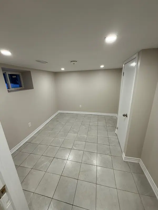 6 Byng AVE #Basement, Brampton, ON L6Y 1L1