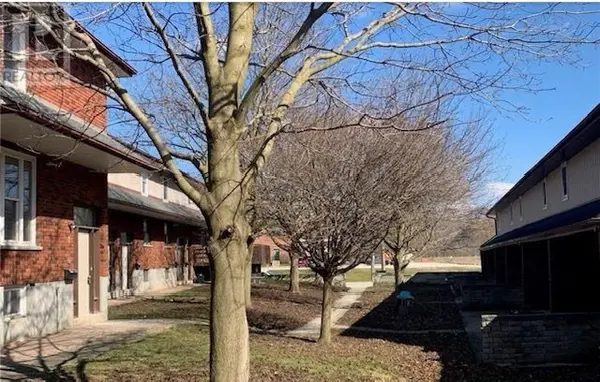 215 McNab ST #10, Brockton, ON N0G 2V0