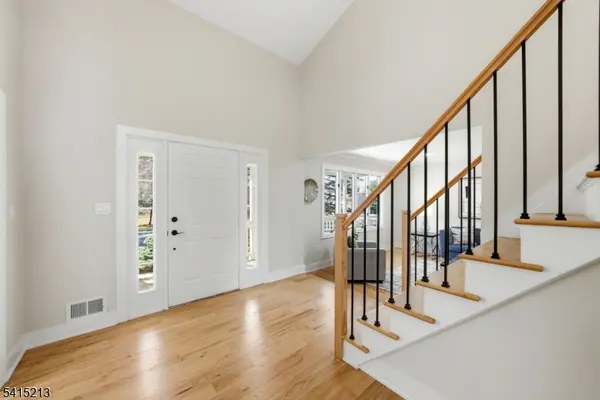 34 Knob Hill Rd, Marlboro Twp., NJ 07751