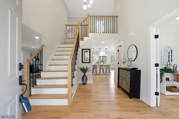 34 Knob Hill Rd, Marlboro Twp., NJ 07751