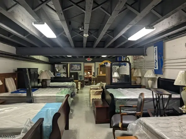 23 S Main St, Manville Boro, NJ 08835