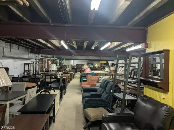 23 S Main St, Manville Boro, NJ 08835