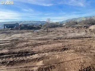 217 E ST, Dallesport, WA 98617