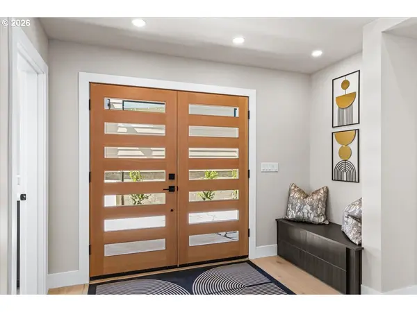 852 OAK ST, Ashland, OR 97520