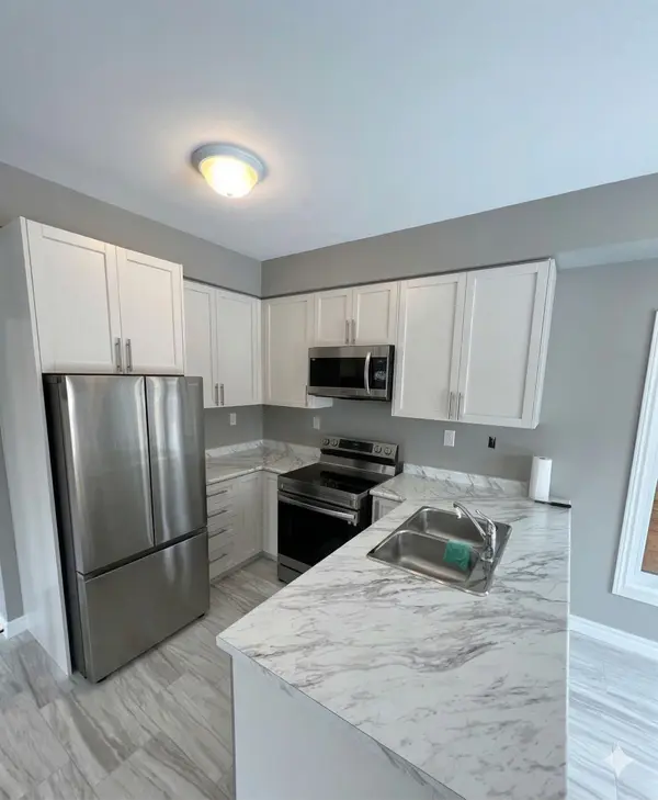 147 Sun King CRES, Barrie, ON L4M 0E4