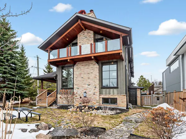 49 Gray LN, Barrie, ON L4N 7T1