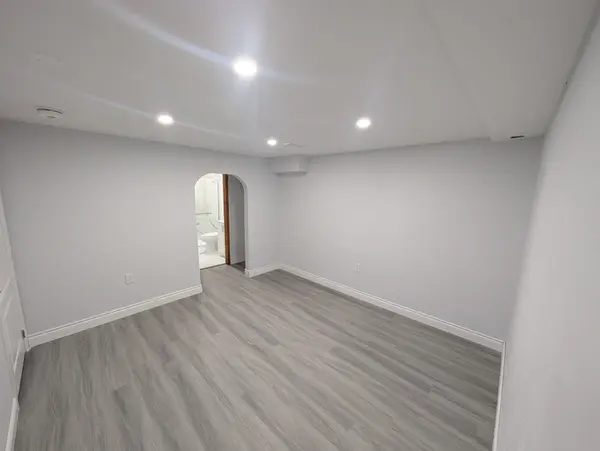 2620 Windjammer RD #Basement, Mississauga, ON L5L 1T5