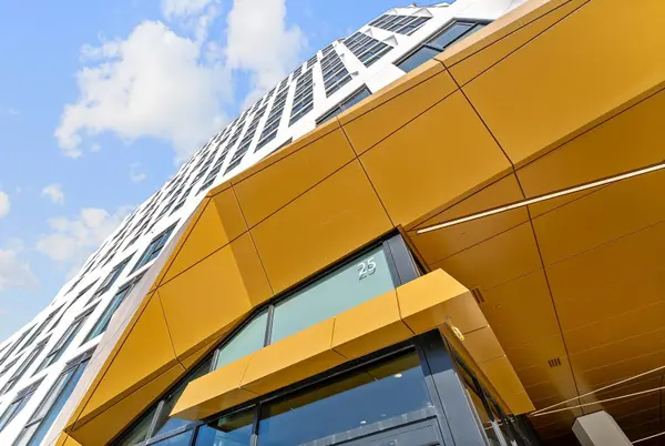 25 Cordova AVE #701, Toronto W08, ON M9A 0E5