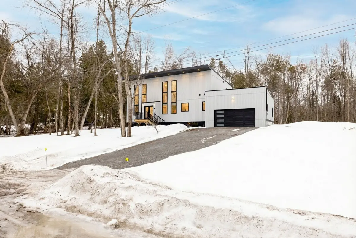 3441 Louis LN, Ramara, ON L0K 1B0