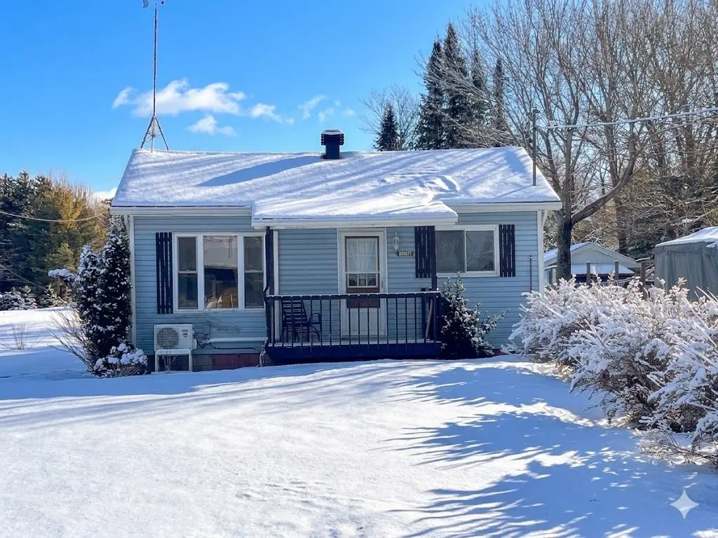 2082 Sandy Hill RD, Champlain, ON K0B 1K0
