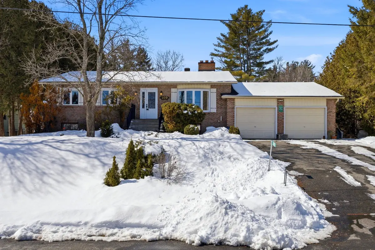 109 Highview DR, Constance Bay - Dunrobin - Kilmaurs - Woodlawn, ON K0A 3M0