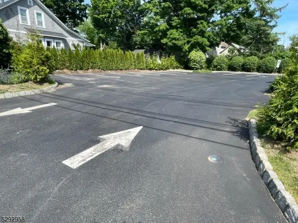 51 Main St, Roxbury Twp., NJ 07876