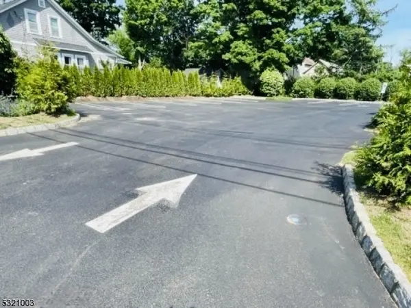 51 Main St Succ, Roxbury Twp., NJ 07876