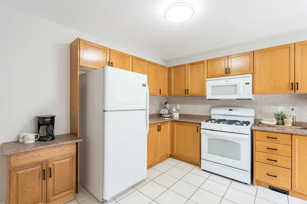 1004 Leslie DR, Innisfil, ON L9S 2B2