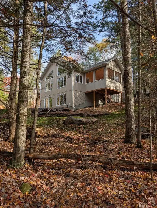 180 Lakeview ST, Dysart Et Al, ON K0M 1S0