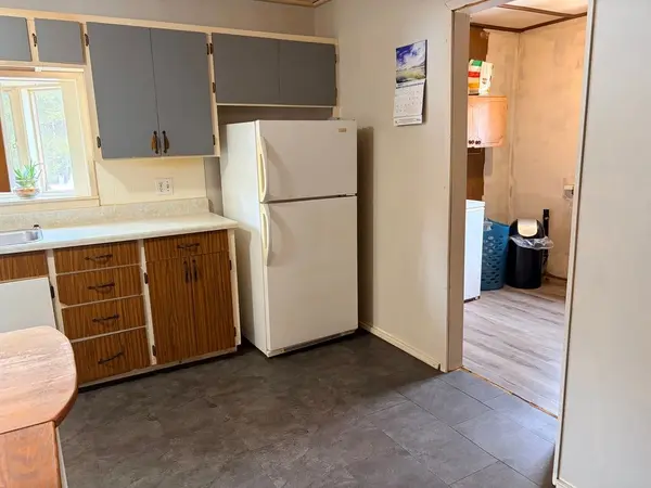 4 Denison DR, Addington Highlands, ON K0H 2G0