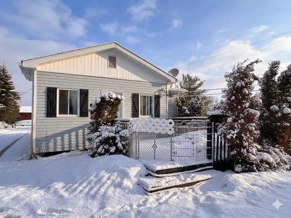 2082 Sandy Hill RD, Champlain, ON K0B 1K0