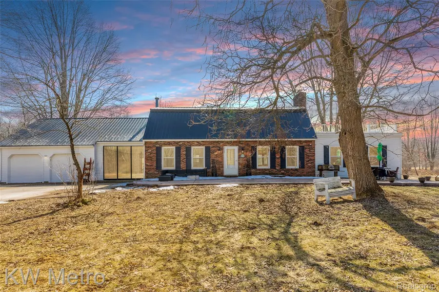 8665 Meskill RD, Columbus Township, MI 48063