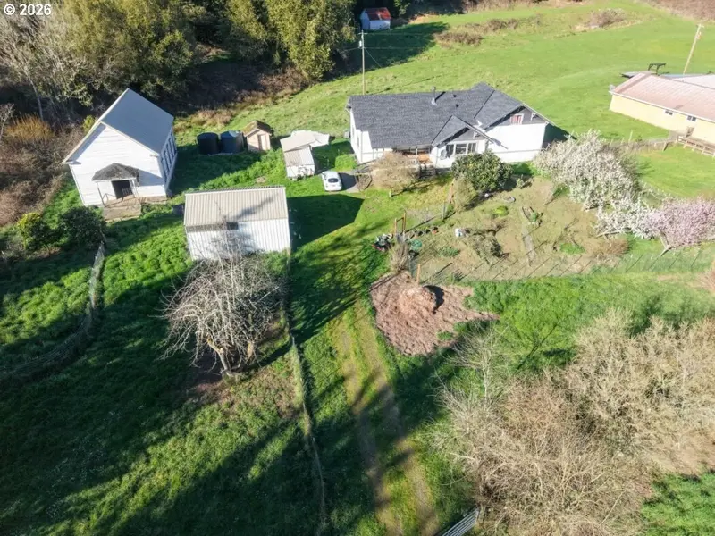 46393 HIGHWAY 242, Myrtle Point, OR 97458