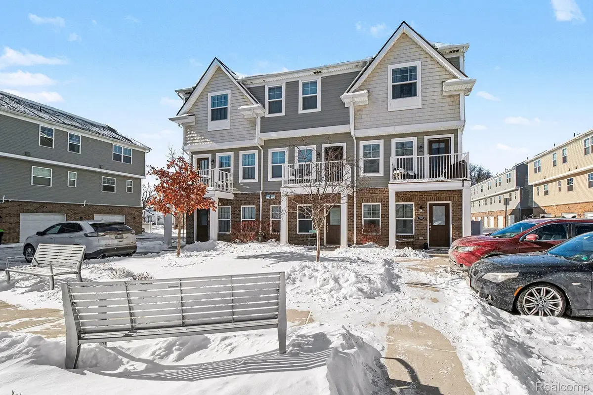 350 Jeff Keeton DR, Hazel Park, MI 48030