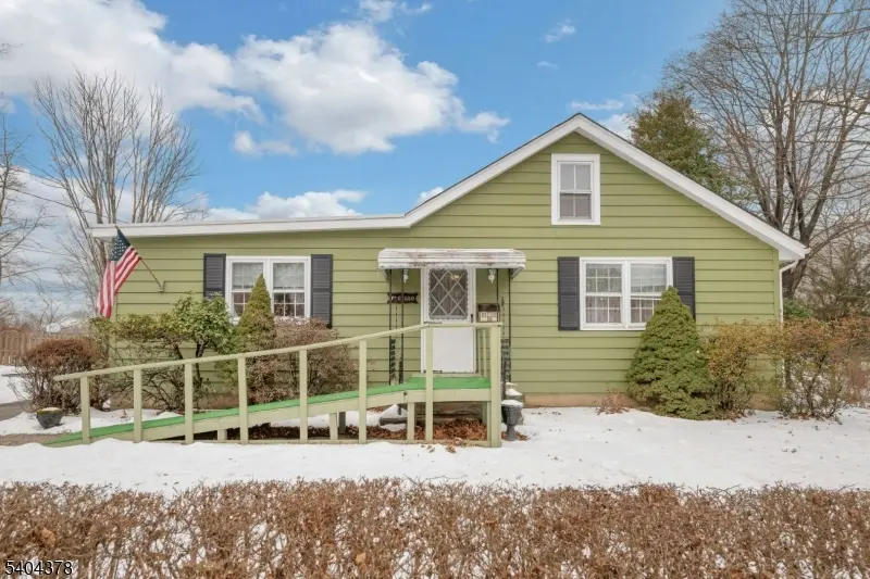 40 Mountain Ave, Mendham Boro, NJ 07945