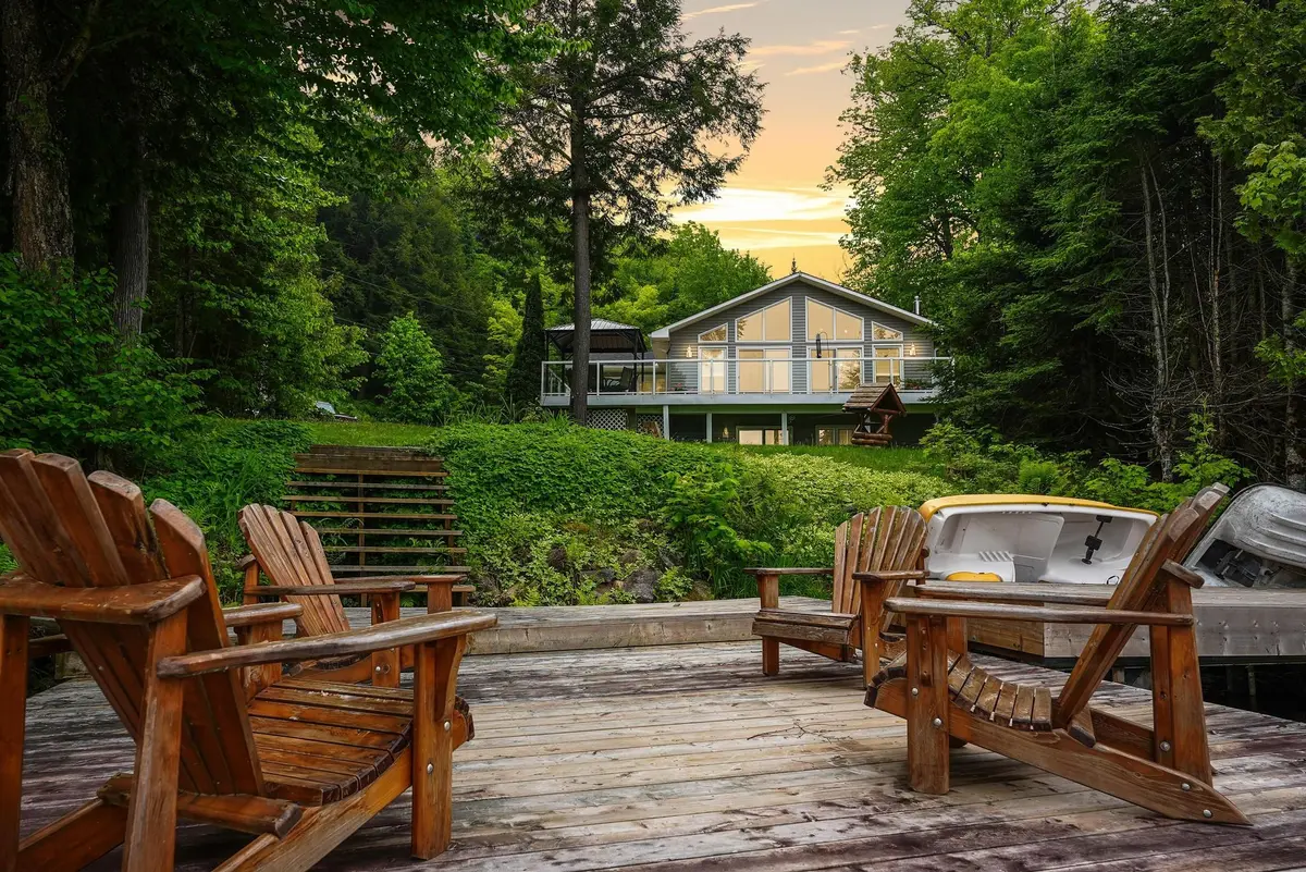 1093 Comak CRES, Algonquin Highlands, ON K0M 1S0