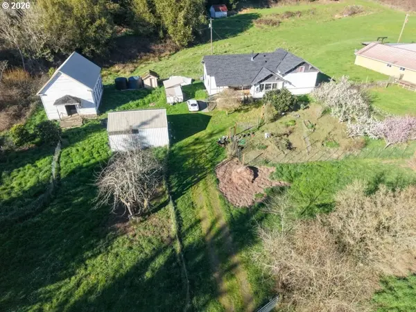 46393 HIGHWAY 242, Myrtle Point, OR 97458