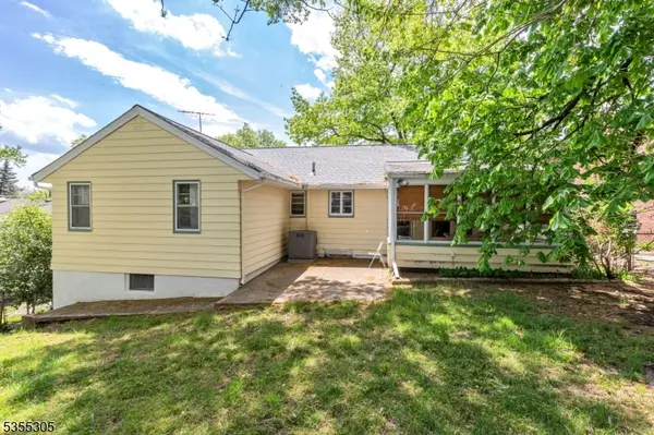 15 Evergreen Ter, Millburn Twp., NJ 07041