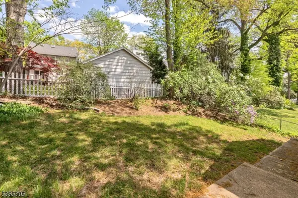 15 Evergreen Ter, Millburn Twp., NJ 07041