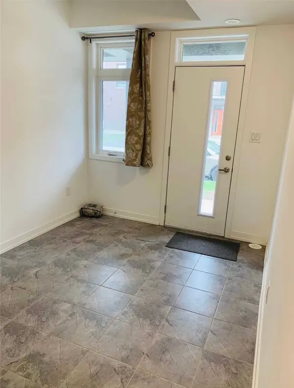 10 Tauton ST, Vaughan, ON L4L 0M2