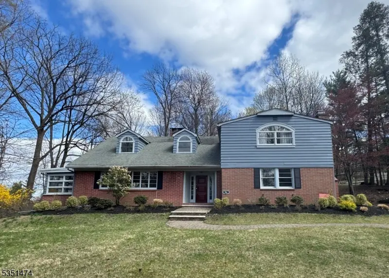 56 Grandview Pl, North Caldwell Boro, NJ 07006