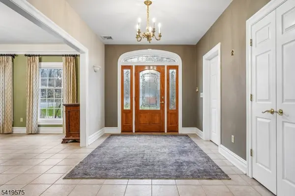 9 Nuthatch Ct, Allamuchy Twp., NJ 07840