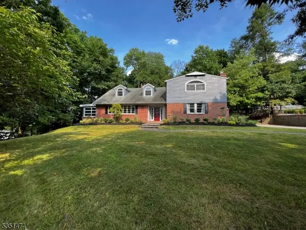 56 Grandview Pl, North Caldwell Boro, NJ 07006