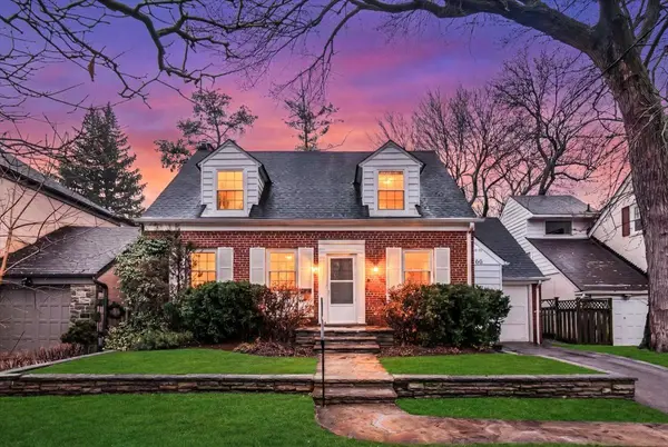 66 Mason BLVD, Toronto C04, ON M5M 3C8