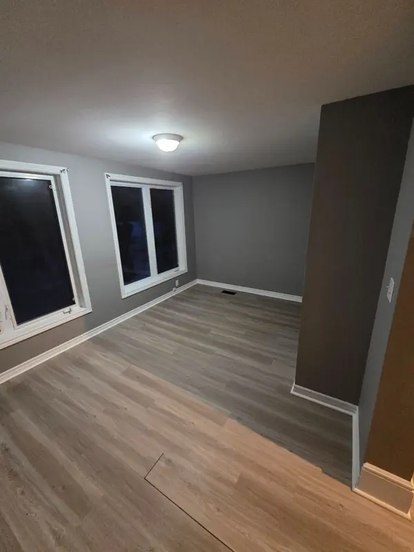 436 Queen ST, Midland, ON L4R 3J1