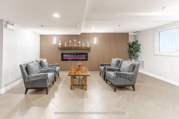 4 Dayspring CIR ##203, Brampton, ON L6P 2Z5