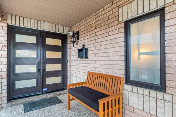 36 Ash CT, Brampton, ON L7A 1L5