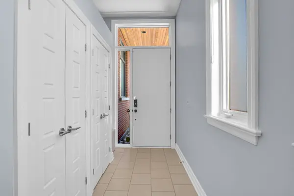 556 Edison AVE, Carlingwood - Westboro And Area, ON K2A 1V4