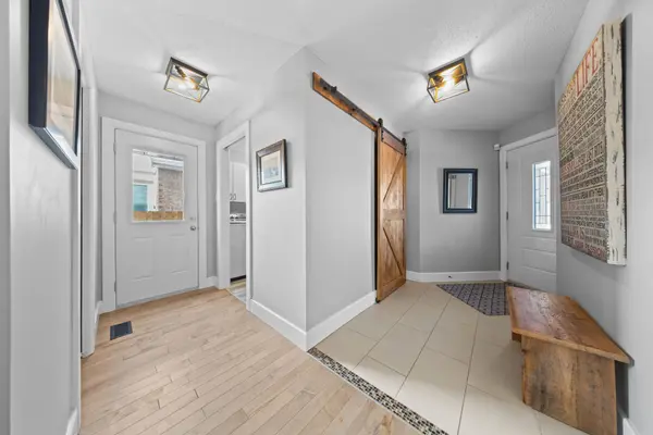 91 Equestrian DR, Kanata, ON K2M 1H7