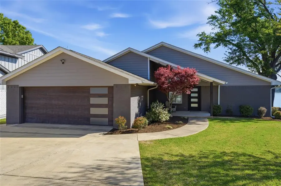 648 Enchanted Isles Drive, Mabank, TX 75156