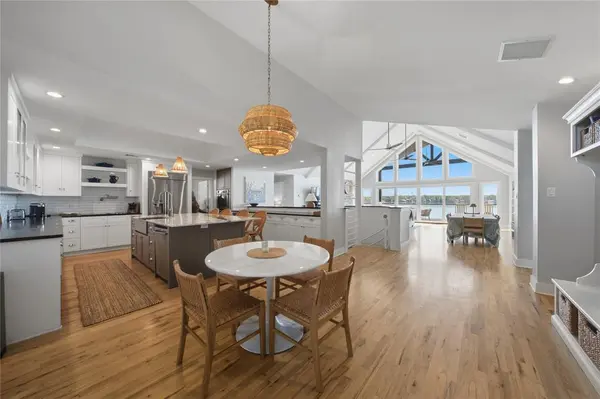 648 Enchanted Isles Drive, Mabank, TX 75156