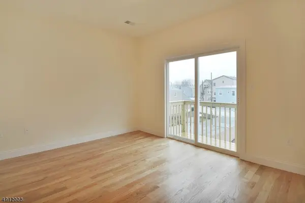 410 Davis Ave, Harrison Town, NJ 07029