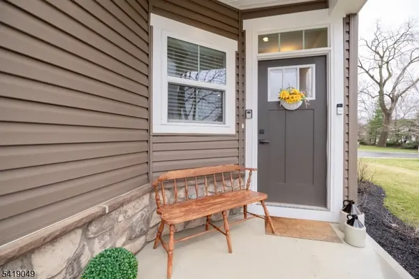 35 Sparrowhawk St, Washington Twp., NJ 07882