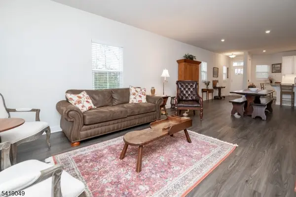 35 Sparrowhawk St, Washington Twp., NJ 07882