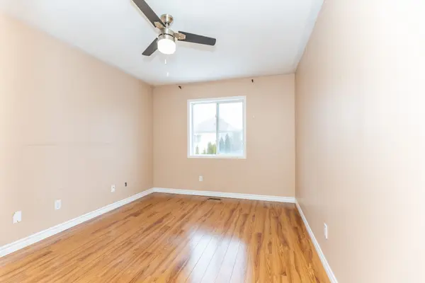 159 Harrongate PL, Whitby, ON L1R 3E6