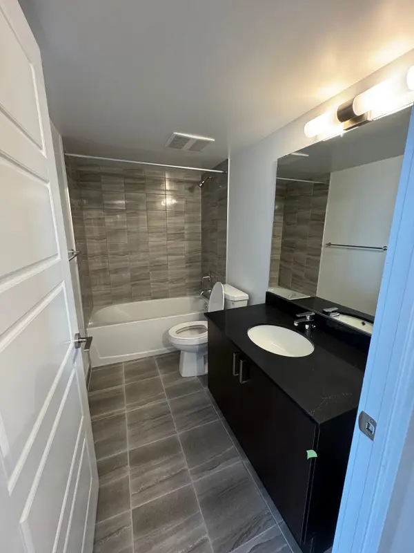 1010 Sandy Beach RD #1801, Pickering, ON L1W 0C7