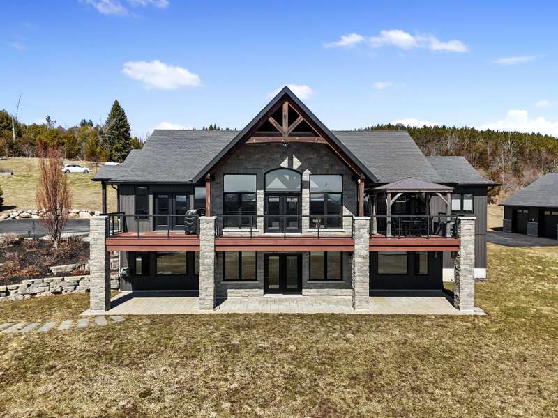 667 Huff RD, Brighton, ON K0K 1H0